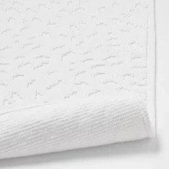 20"x32" Snow Leopard Bath Mat White - Threshold™ -Decoro Shop GUEST 061081fd 83d9 4466 b62d ad837060f183