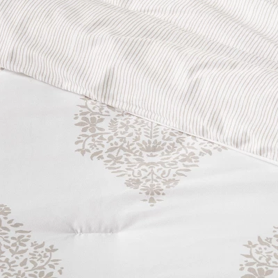 Medallion Printed Family-Friendly Comforter & Sham Set - Threshold™ 3 Medallion Printed Family-Friendly Comforter & Sham Set - Threshold™ - Image 3