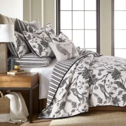 Tanzie Black Quilt Set - Black & White - Levtex Home 9 Tanzie Black Quilt Set - Black & White - Levtex Home -Decoro Shop GUEST 970d5aec 5914 491f 833d 0412d6c1772f