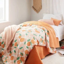 Rattan Bedside Kids' Table Natural - Pillowfort™ -Decoro Shop GUEST c0ecb2c0 401d 4636 a432 4dc284329761